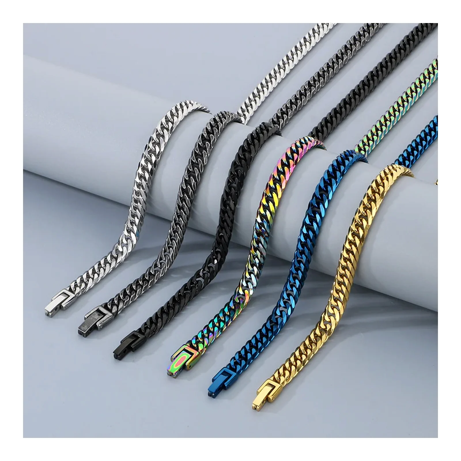 เครื่องประดับคอผู้ชายสไตล์ครีเอทีฟหลายสี หัวเข็มขัดเครื่องประดับไทเทเนียมสแตนเลส สายโซ่แบบม้าถัก ขอบตัด 7/8 มม. แฟชั่นสไตล์ยุโรปอเมริกา บุคลิกเฉพาะตัว