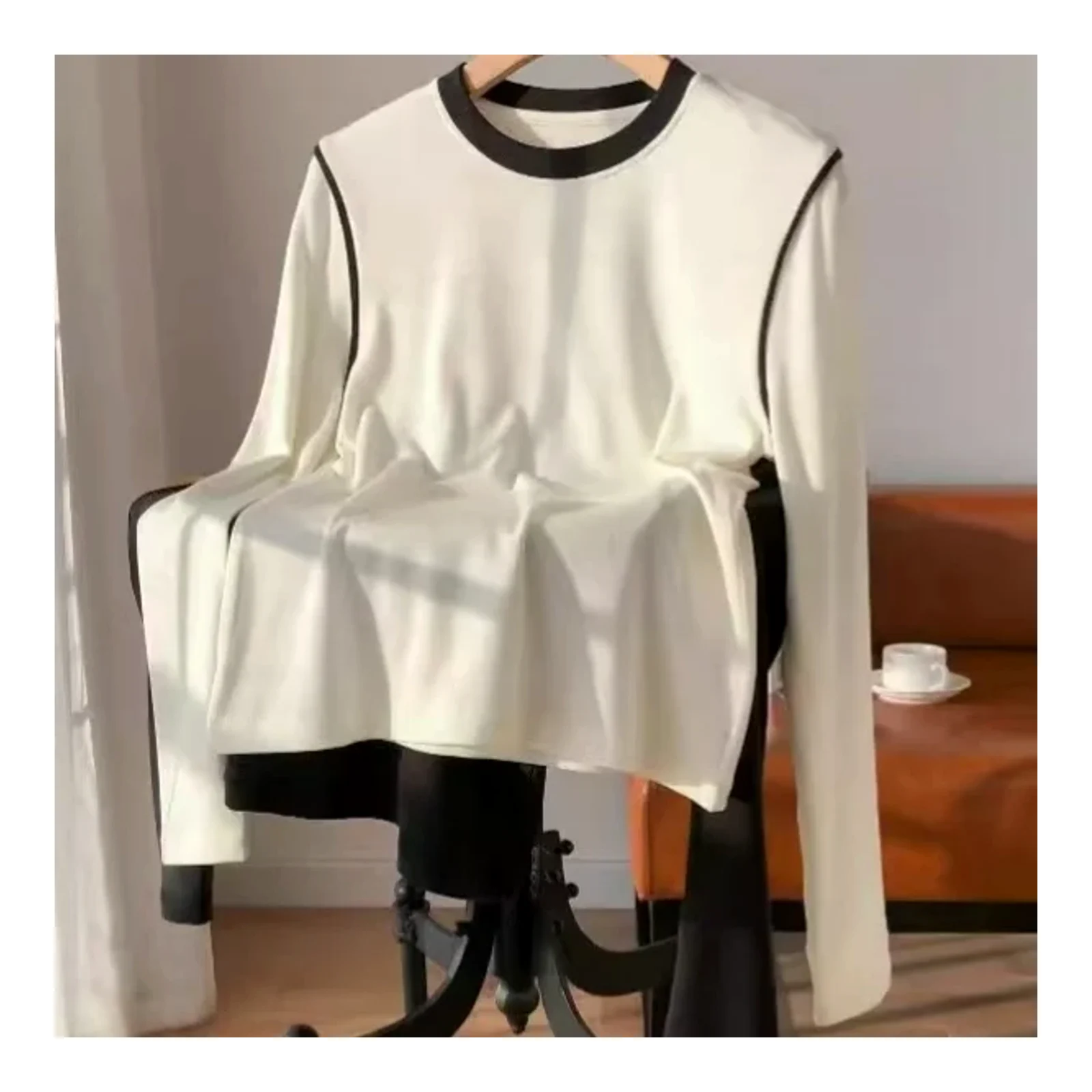 2025 Fall/Winter Stylish Color-Block Round-Neck Long-Sleeve T-Shirt for Women, European Style, Soft and Cozy, Slim-Fit Inner Layer, Slimming Base Shirt