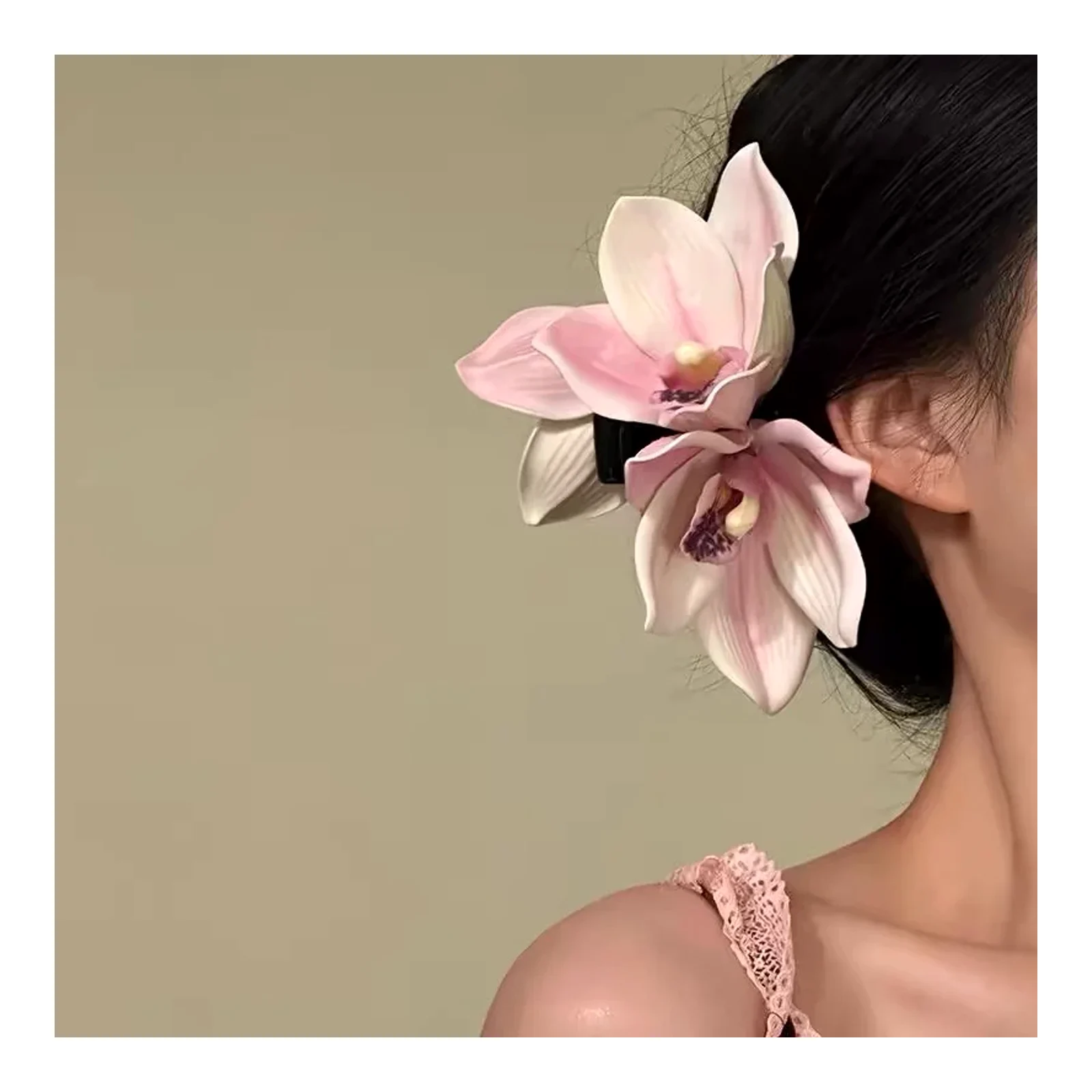 Kẹp tóc hoa sứ trang trí tóc nữ phong cách nghỉ dưỡng