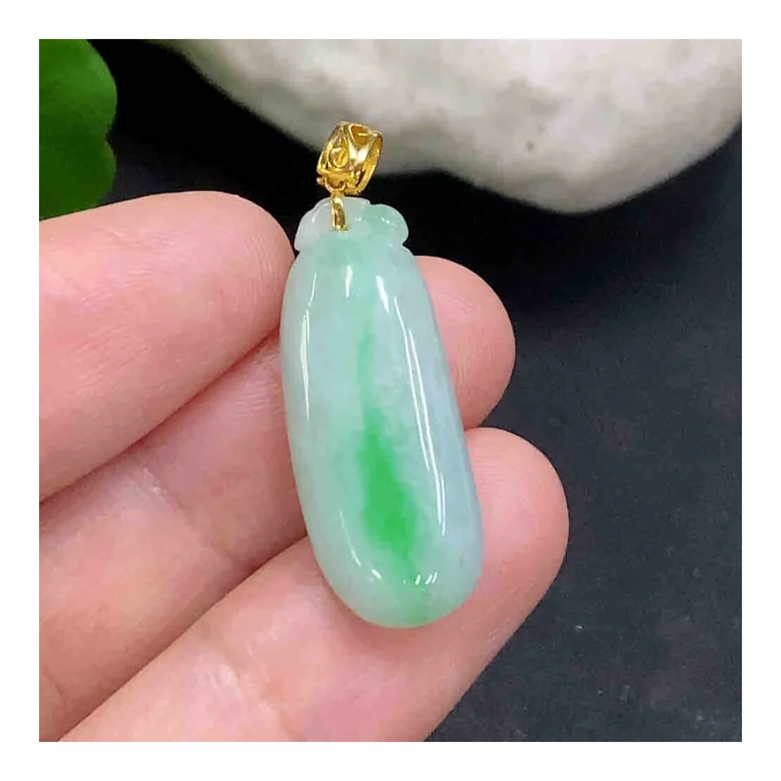 จี้หยกฟักทองมงคล หัวเข็มขัดทอง 18K น้ำหนักสินค้ารวมประมาณ 3.7 กรัม งานฝีมือ