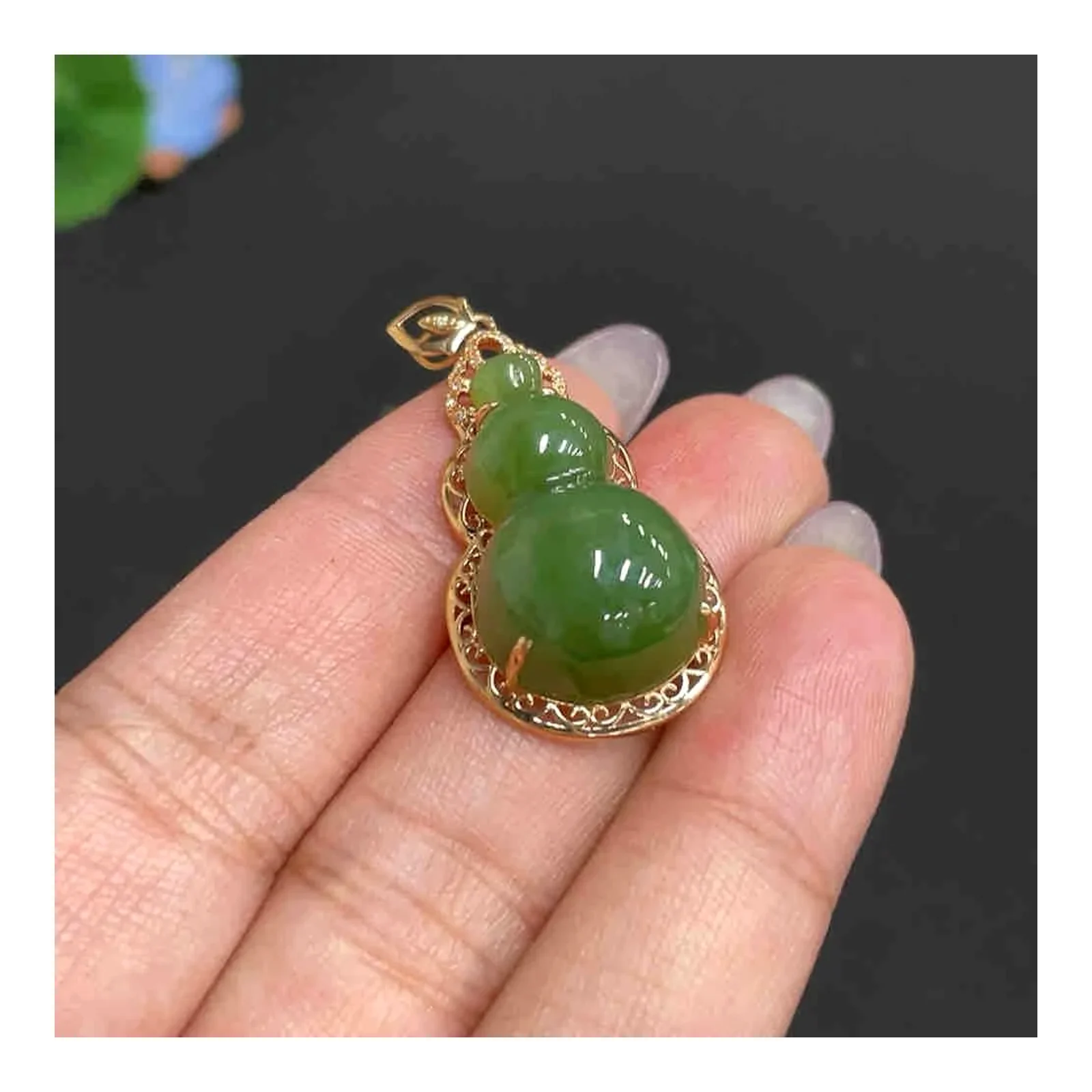 จี้หยกเหอเถียนฝังตัว น้ำเต้า น้ำหนักสินค้ารวมประมาณ 5.1g ฝังเพชรเสริม 18k