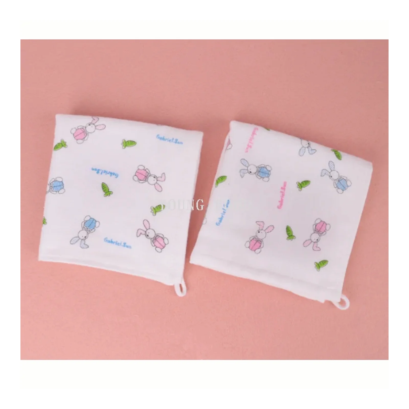 Khăn tay Hàn Quốc thỏ đáng yêu mặt phúng phính khăn vuông gạc 32*32cm màu ngẫu nhiên