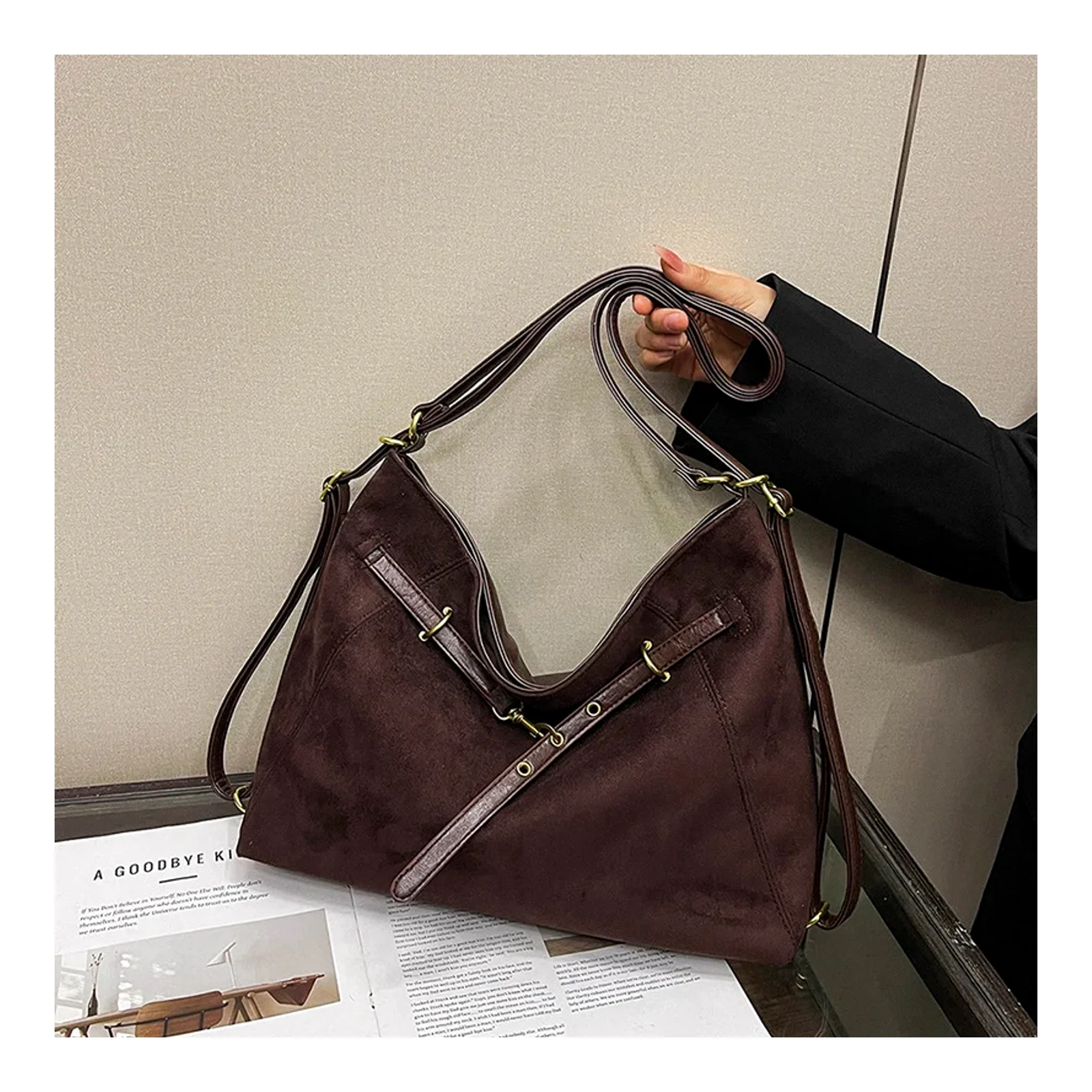 Souvenir shoulder and crossbody bag for women, fashionable, high-end feel, light luxury, versatile, commute, large capacity tote bag
