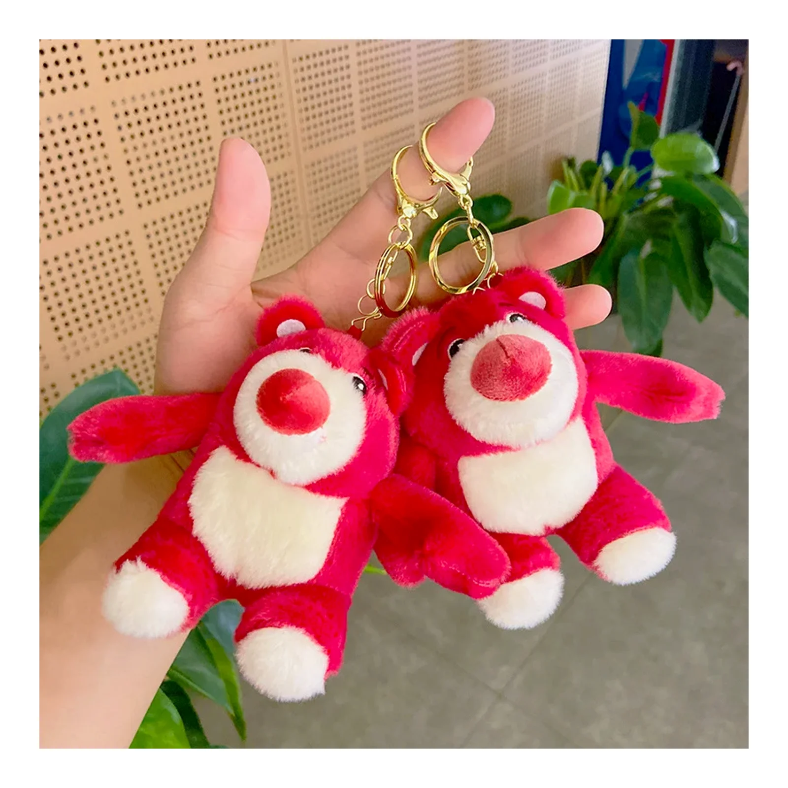 ตุ๊กตาหมีสตรอว์เบอร์รีห้อยกระเป๋าคู่รักของเล่นนุ่มน่ารักการ์ตูนพวงกุญแจตุ๊กตาโมเดลของเล่นห้อยตกแต่ง