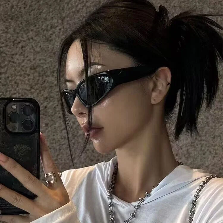 แว่นตาดีไซน์ล้ำอนาคต