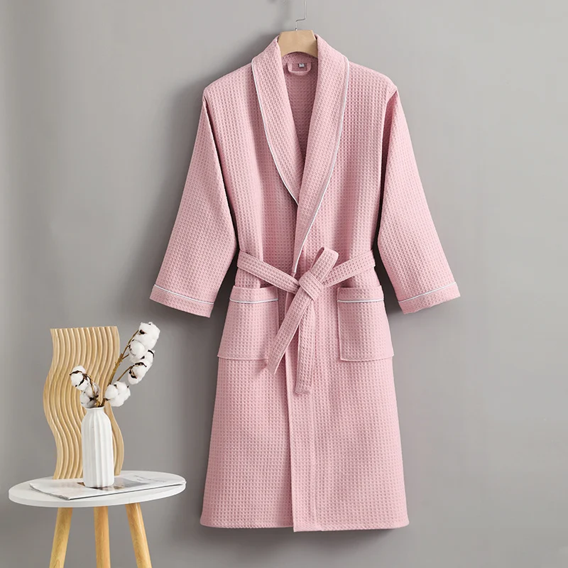 เสื้อคลุมอาบน้ำผ้าฝ้ายวาฟเฟิลสำหรับโรงแรม Zhenai Needle Textile ปักลายระดับพรีเมียม ซับน้ำแห้งเร็ว เสื้อคลุมนอนสำหรับชายและหญิง
