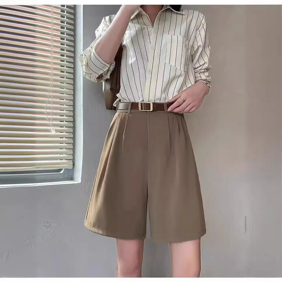 White suit shorts for women, outerwear, summer thin A-line casual wide-leg mid-thigh shorts, high waist, straight leg, slimming five-point shorts