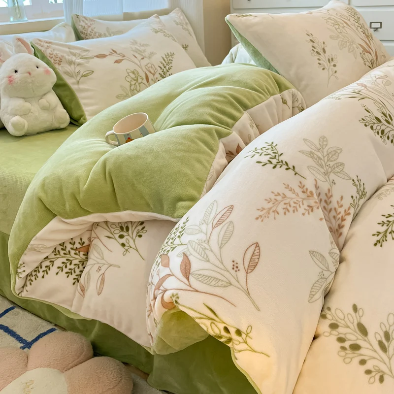 ชุดเครื่องนอน 4 ชิ้นผ้าสักหลาดนมวัวหนาพิเศษระดับแม่และเด็ก Zhenai กันหนาวฤดูหนาว ผ้าปูที่นอนแบบสองหน้าบุผ้าสักหลาด ปลอกผ้านวม ผ้าปูที่นอน ผ้าคลุมที่นอน ชุด 3 ชิ้น