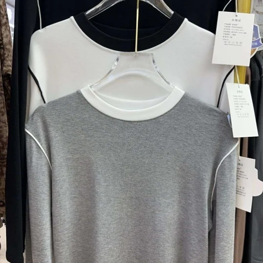 2025 Fall/Winter Stylish Color-Block Round-Neck Long-Sleeve T-Shirt for Women, European Style, Soft and Cozy, Slim-Fit Inner Layer, Slimming Base Shirt