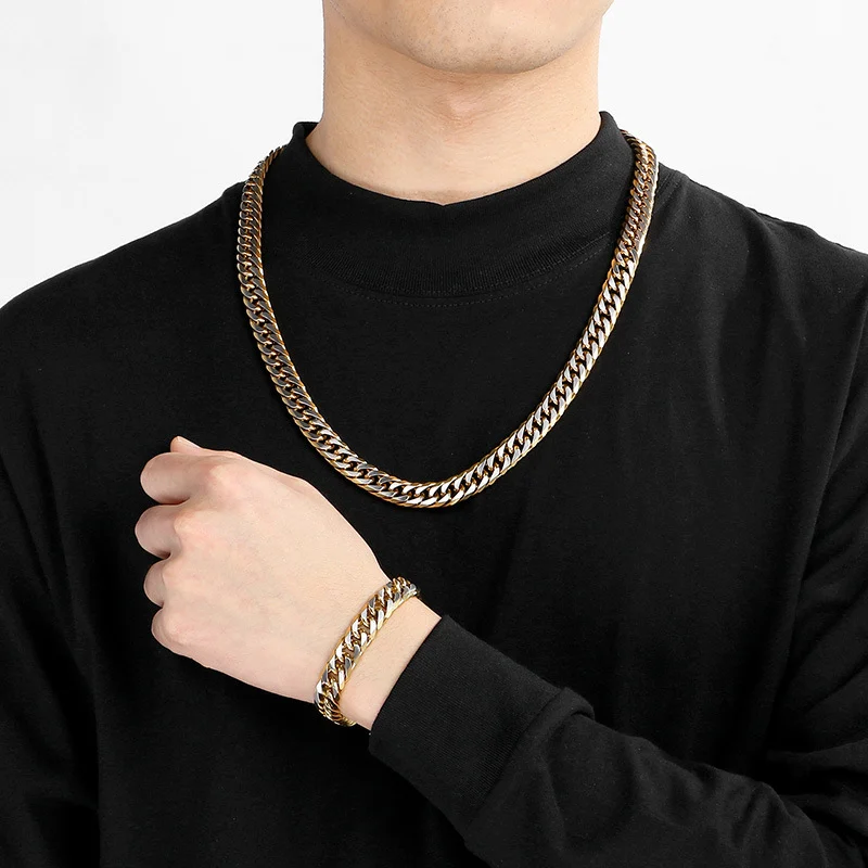 สร้อยคอผู้ชายสแตนเลสลายม้าตี jewelery clasp งานชุบไฟฟ้าขัดทราย สร้อยคอไทเทเนียมสตีลแฟชั่นทันสมัย