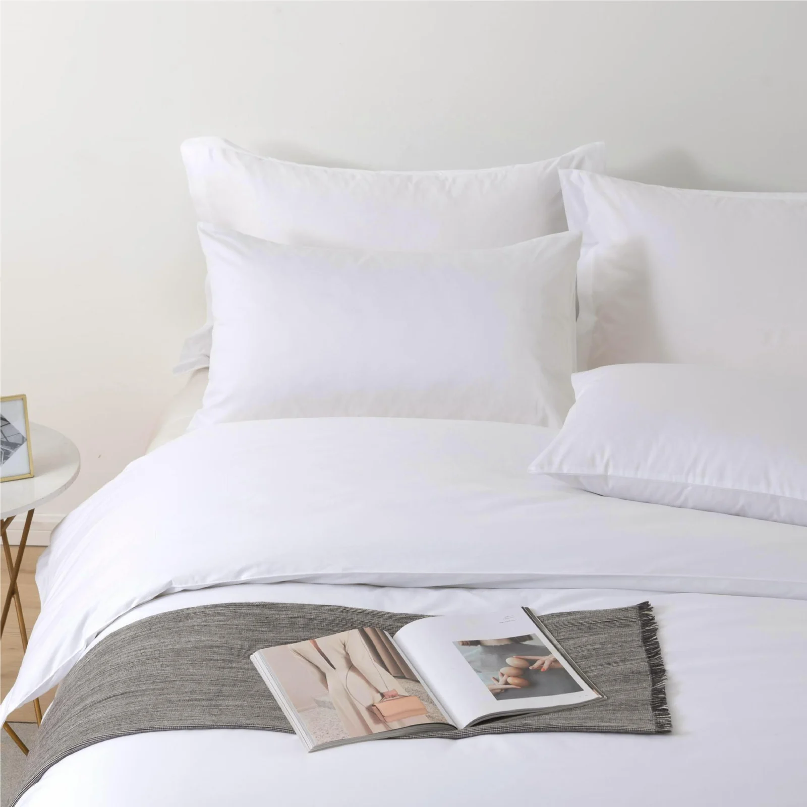 ชุดเครื่องนอน 4 ชิ้นสำหรับโรงแรม Zhenai Needle Textile ผ้าปูที่นอน ปลอกผ้านวม ผ้าฝ้ายแท้ สำหรับโรงแรม เกสต์เฮาส์ และโรงแรมระดับดาว