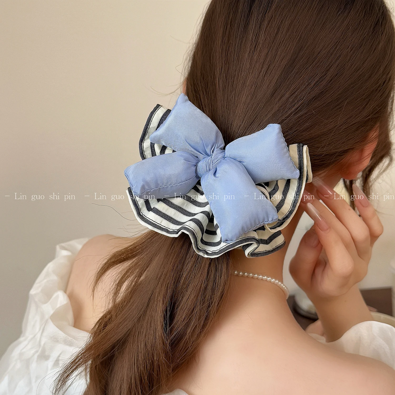 Striped padded cotton bow scrunchie 3D scrunchie