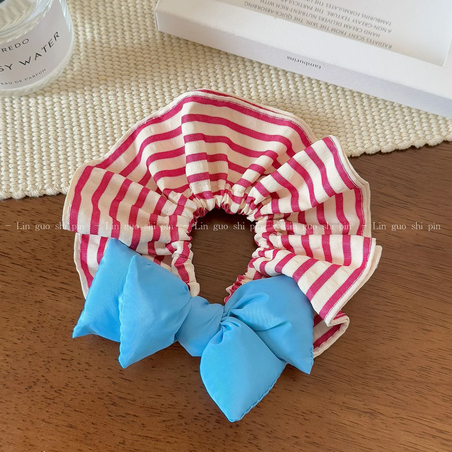 Striped padded cotton bow scrunchie 3D scrunchie