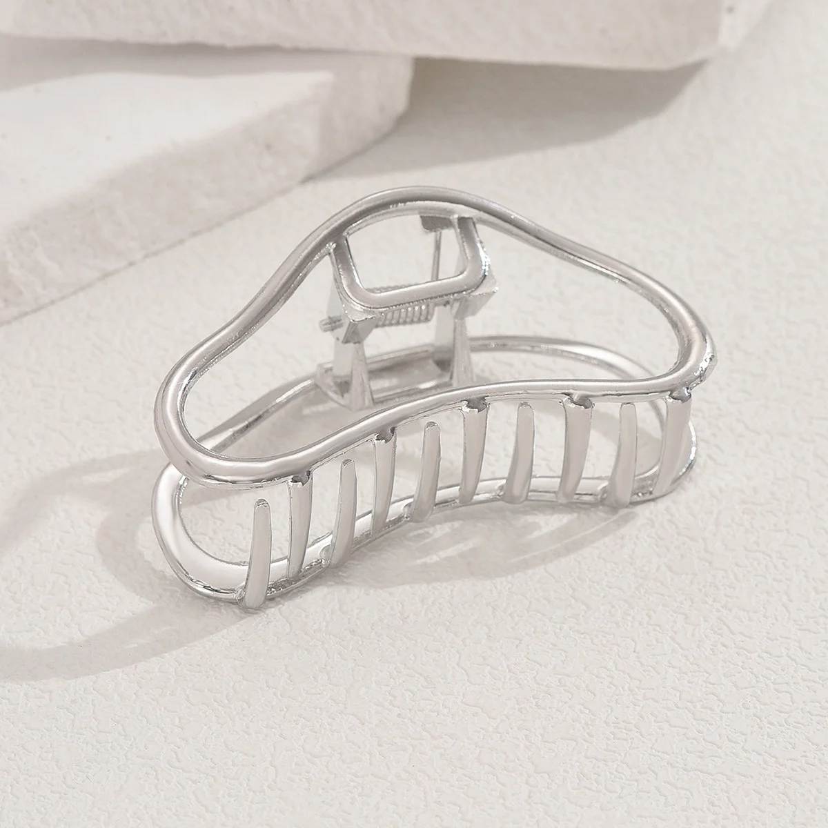 ឈុតសក់ពពកស្ទីលកូរ៉េ hollow metal clip shark clip hair accessories