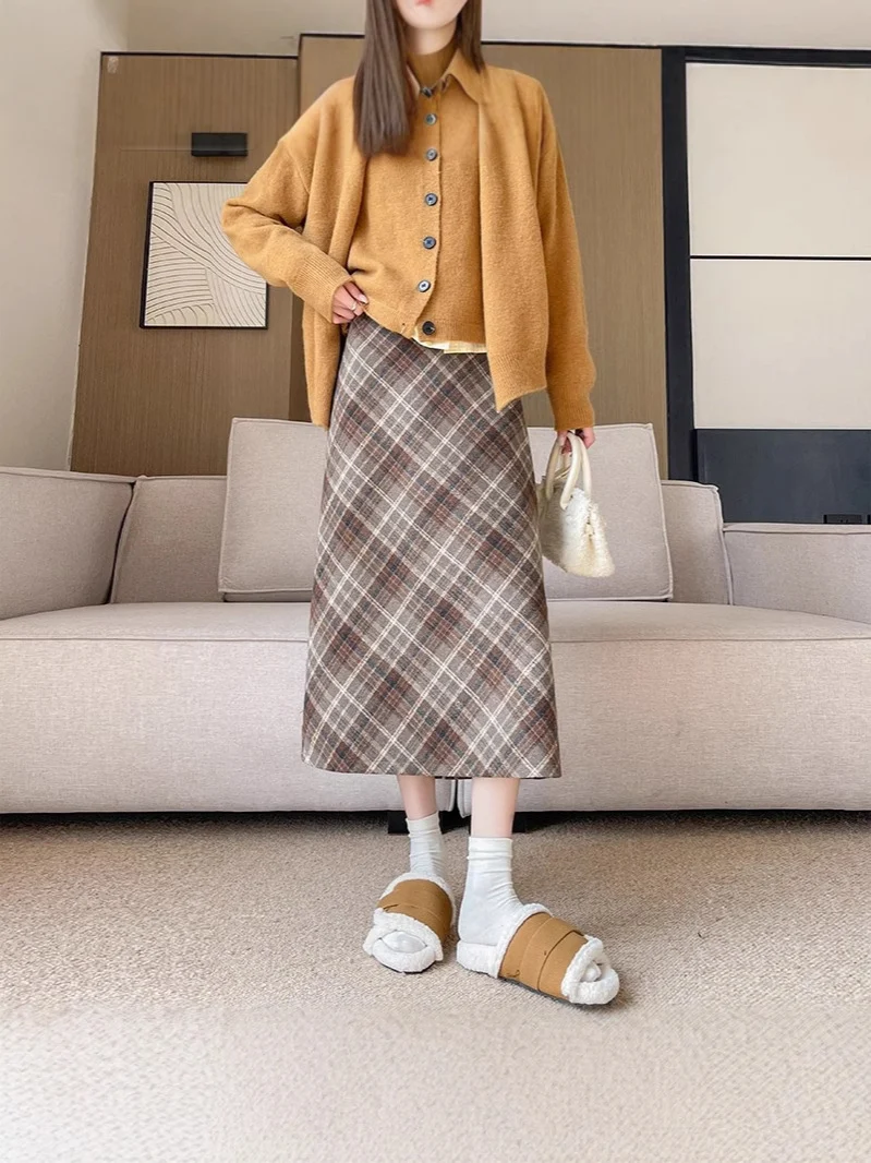 กระโปรงทรงสอบผ้าขนสัตว์ กระโปรงยาวฤดูใบไม้ร่วงฤดูหนาวสำหรับผู้หญิง ใส่ได้หลากหลาย เอวสูง ดูผอม ทรงเอ วินเทจ ลายตารางเฉียง กระโปรงครึ่งตัวลายตาราง