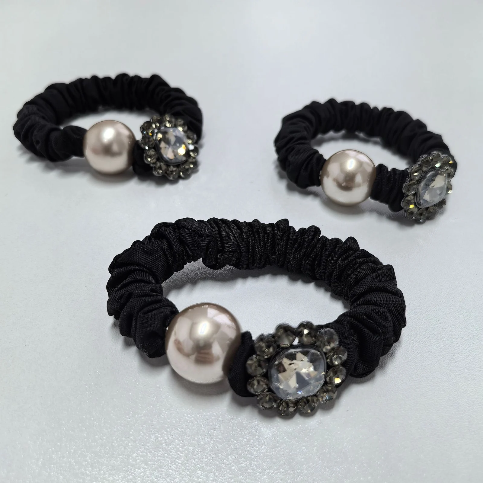 Gelang getah rambut bunga rhinestone Dongdaemun Korea, tali rambut bulat kecil halus untuk sanggul