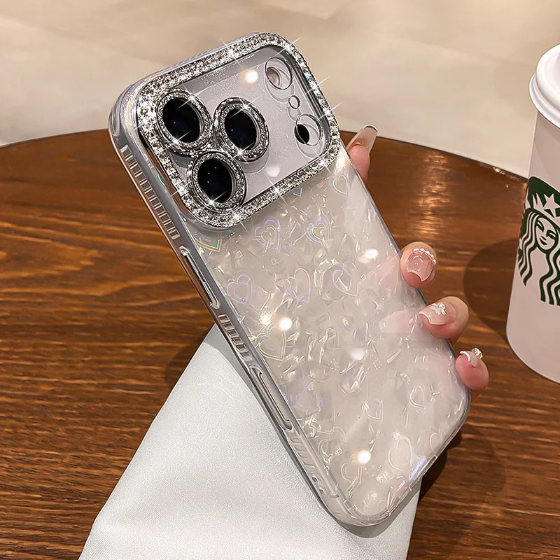 เคสโทรศัพท์หรูหราประดับเพชร ใช้ได้กับ iPhone 17 Pro Max, 16 ลายหัวใจและเปลือกหอย, 15/14 ครอบคลุมเลนส์ทั้งหมด