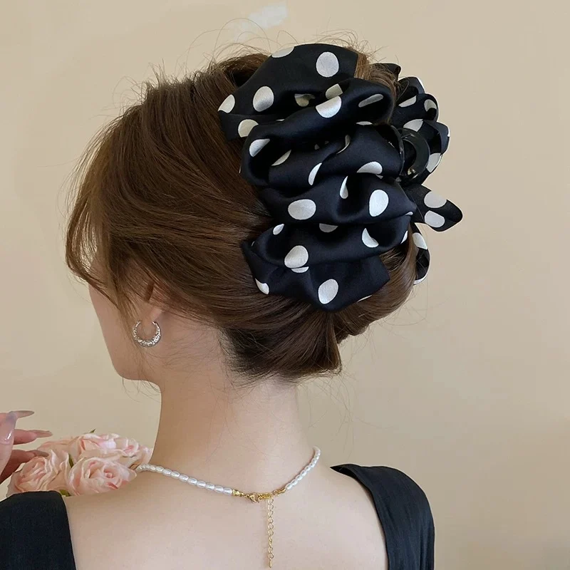 French-style polka dot cloud bubble hair claw clip for women, bow hair clip, large hair bun shark clip