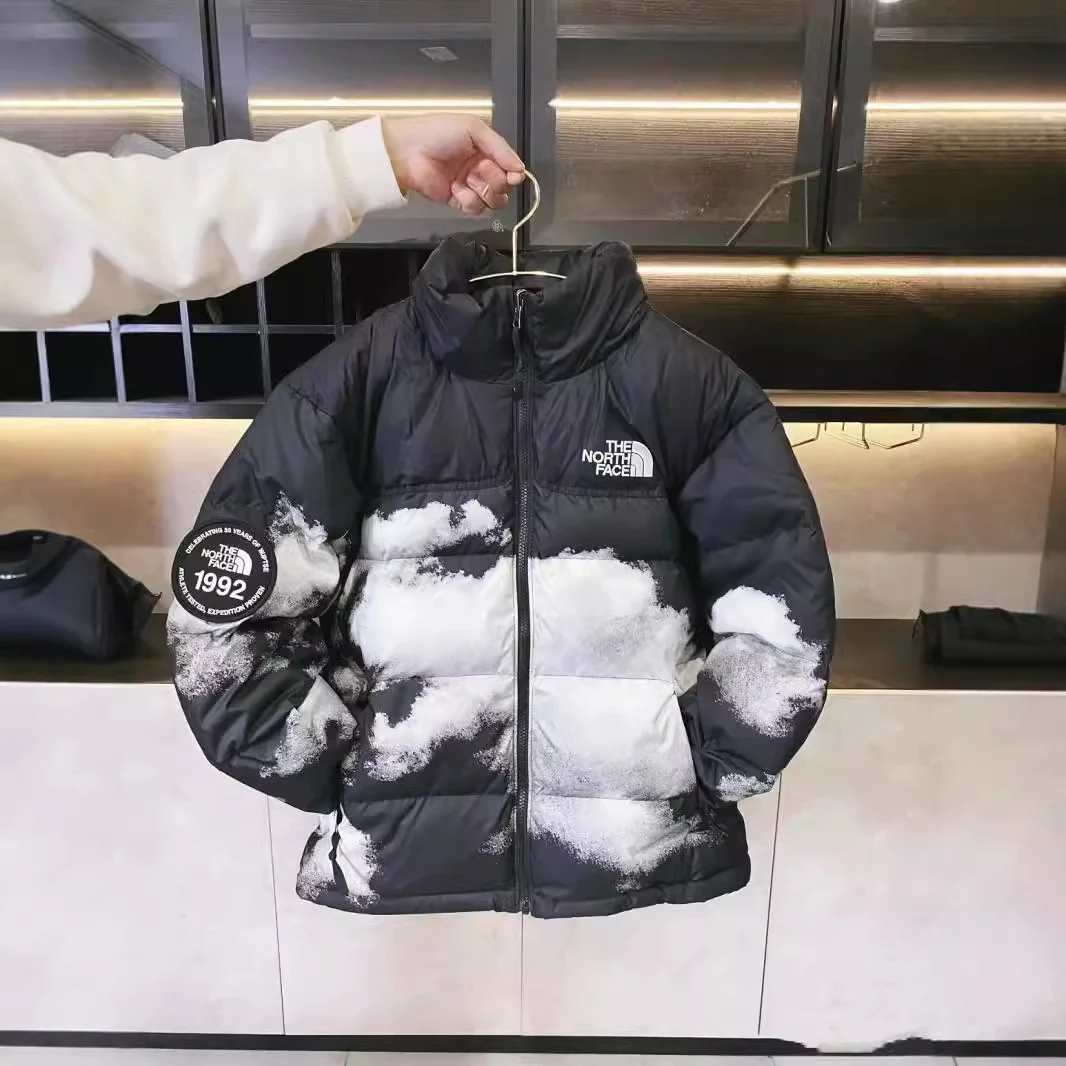 เสื้อกันหนาวคอตั้งปักลายเวอร์ชันอเมริกาแท้ปี 1996 สำหรับกลางแจ้งฤดูหนาว กันลม เก็บความอบอุ่น ใส่ได้ทั้งชายหญิงเป็นคู่ แบบหนาพิเศษ