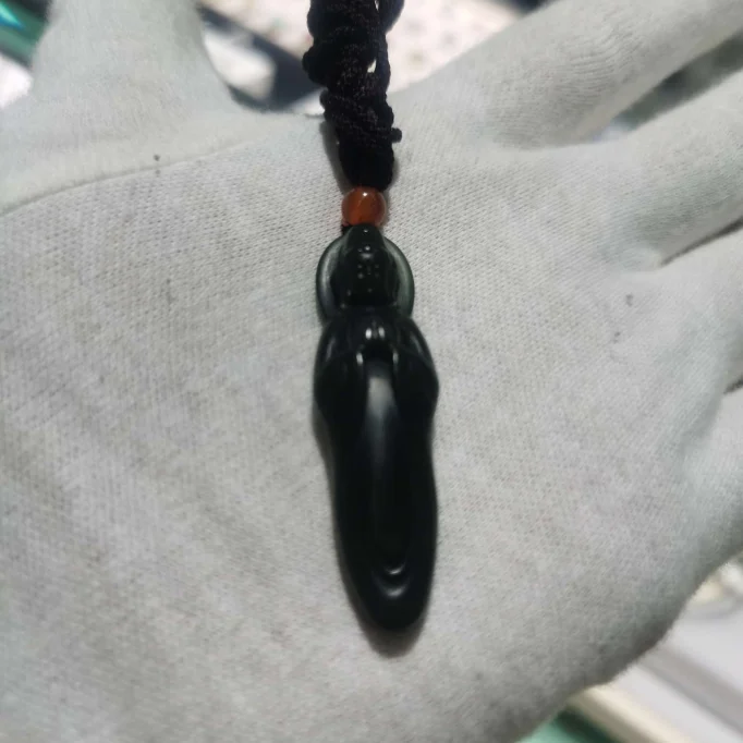 รัสเซีย 🇷🇺 จี้หยกเทียนเหอธรรมชาติแบบออกแบบ