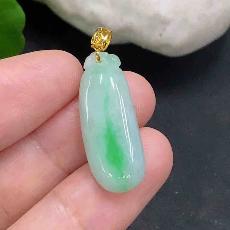 จี้หยกฟักทองมงคล หัวเข็มขัดทอง 18K น้ำหนักสินค้ารวมประมาณ 3.7 กรัม งานฝีมือ