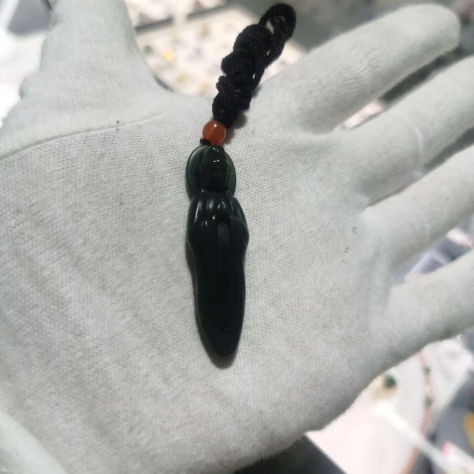 รัสเซีย 🇷🇺 จี้หยกเทียนเหอธรรมชาติแบบออกแบบ