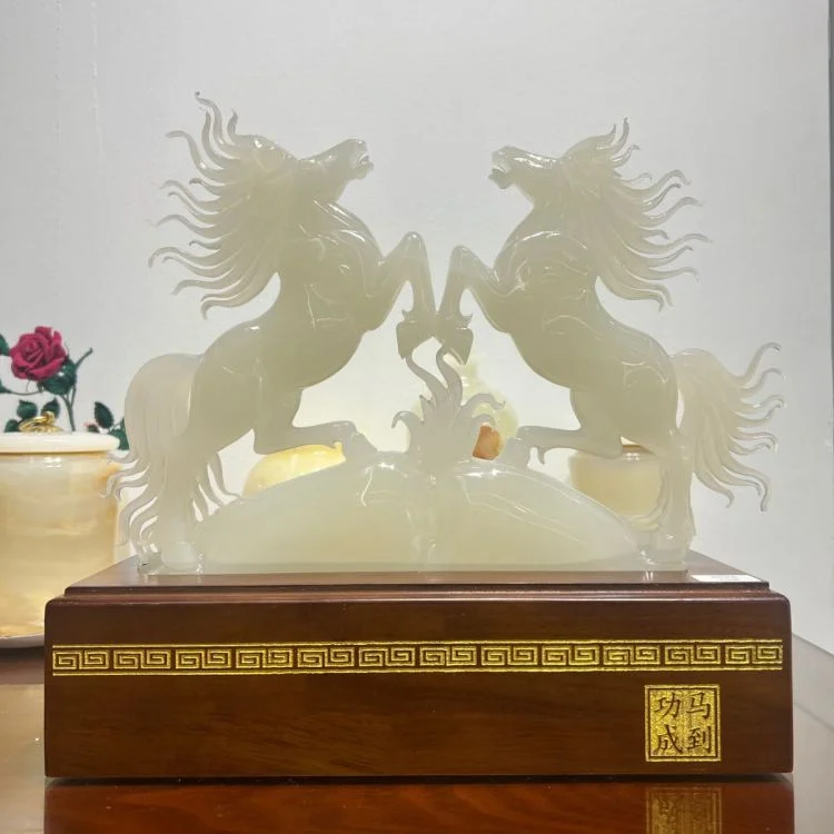 สองทิศทางมุ่งสู่กันและกัน ม้า ม้าถึงความสำเร็จ ของตกแต่งงานฝีมือ