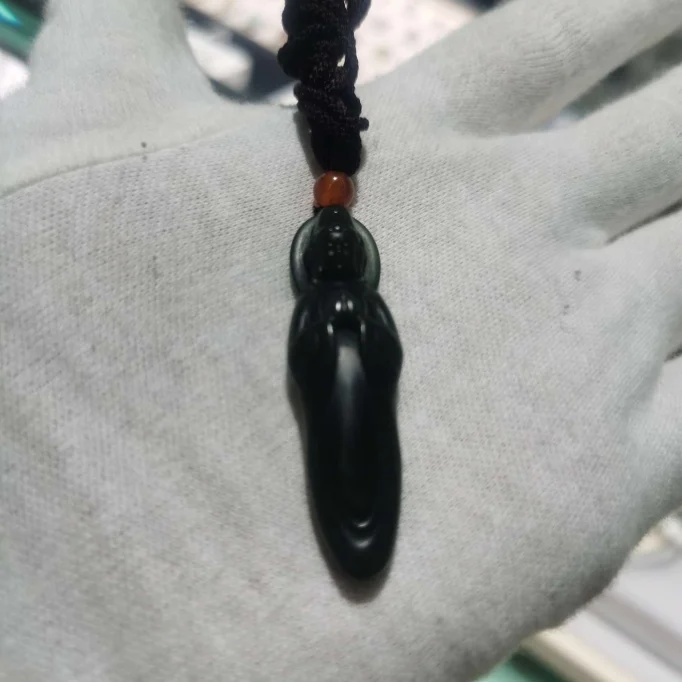 รัสเซีย 🇷🇺 จี้หยกเทียนเหอธรรมชาติแบบออกแบบ