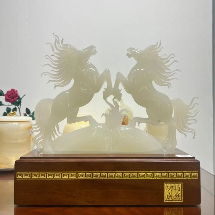 สองทิศทางมุ่งสู่กันและกัน ม้า ม้าถึงความสำเร็จ ของตกแต่งงานฝีมือ