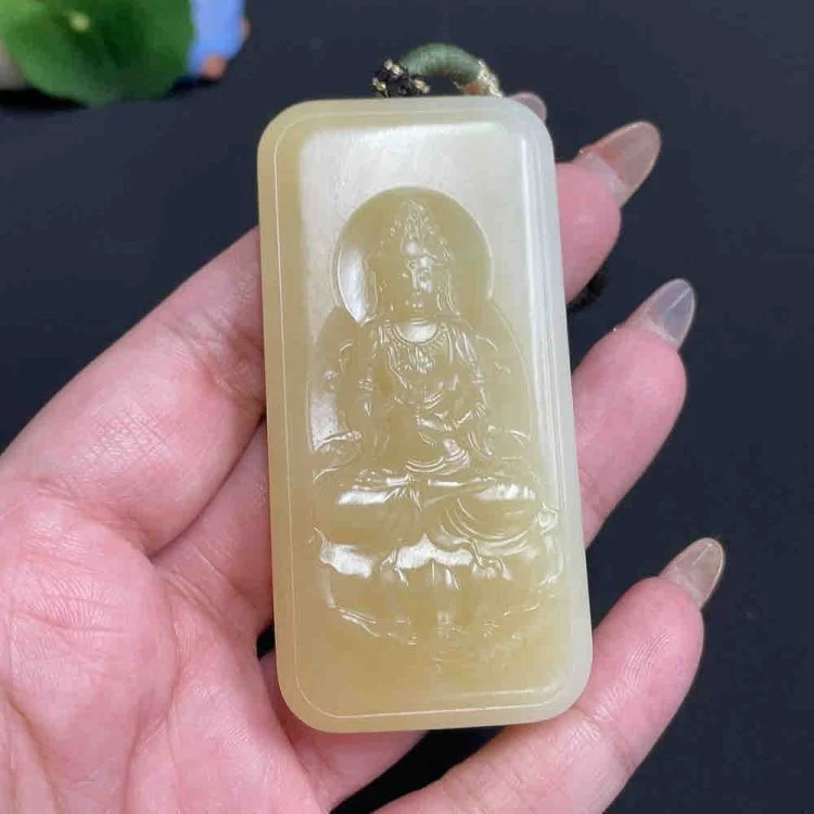 Hotan Jade Pendant Guanyin ទំងន់ផលិតផលសរុបប្រហែលរួមទាំងខ្សែ 75.5g ទំហំ 72:35:11mm សិប្បកម្ម