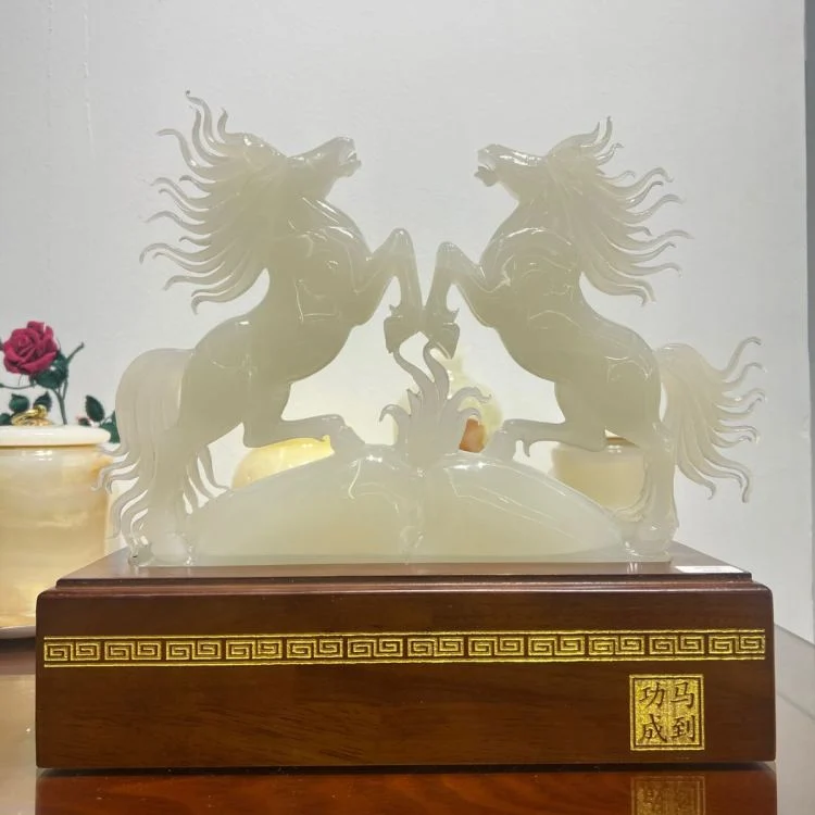 สองทิศทางมุ่งสู่กันและกัน ม้า ม้าถึงความสำเร็จ ของตกแต่งงานฝีมือ