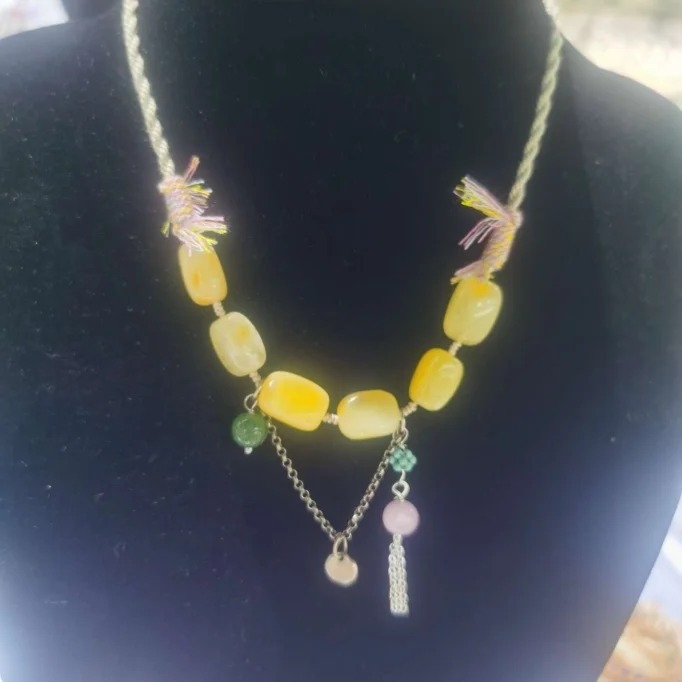 Russian natural amber necklace design, super stylish and full of personality